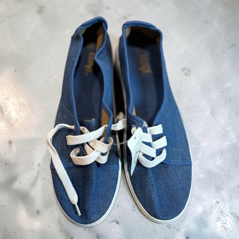 Rouge Women’s Size 10 Blue Denim Lace Up Sneakers White Sole NWT